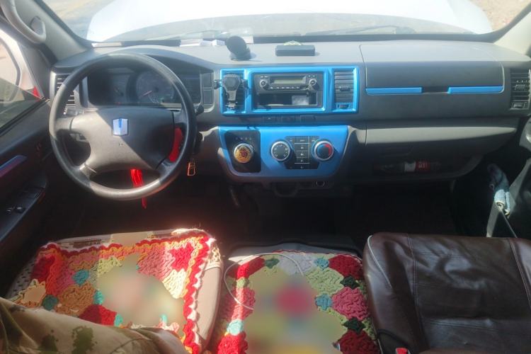 Used Farizon Xingxiang E6 2022 Van with High Roof Equipped with CATL 50.23 kWh Battery Center Console