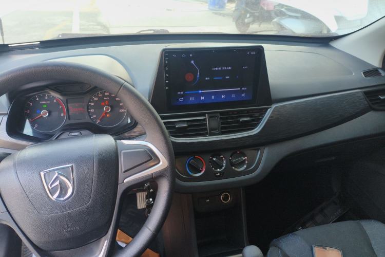 Used Baojun 310 2016 1.2L manual Comfort trim level