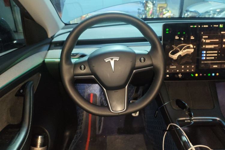 Used Tesla Model Y 2024 Rear-Wheel-Drive Version Steering Wheel