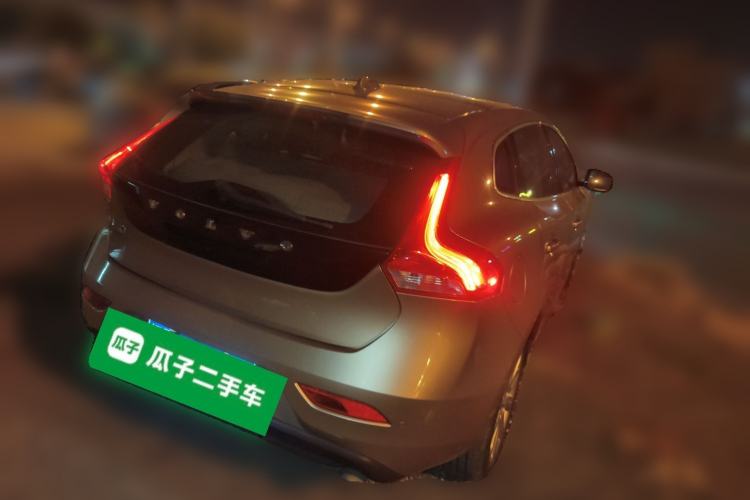 Used Volvo V40 2013 2.0T Zhiya Edition
