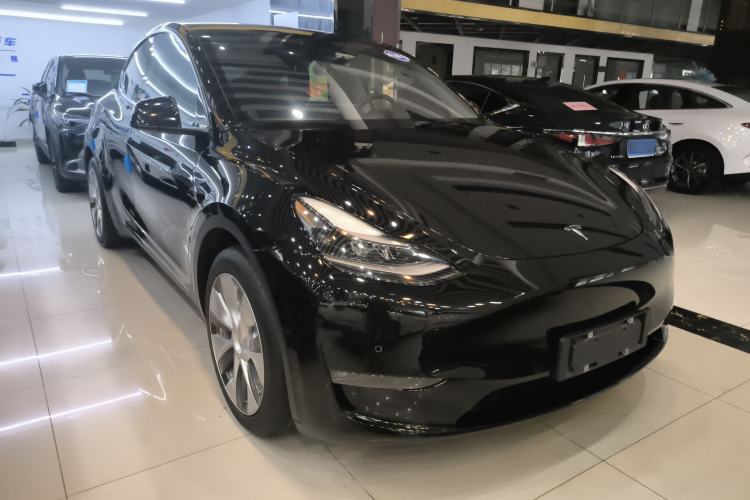 Used Tesla Model Y 2022 Long-Range All-Wheel-Drive Version
