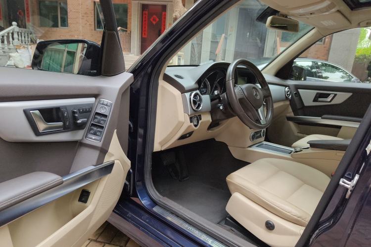 Used Mercedes-Benz GLK-Class 2013 GLK 300 4MATIC Dynamic Sunroof Model