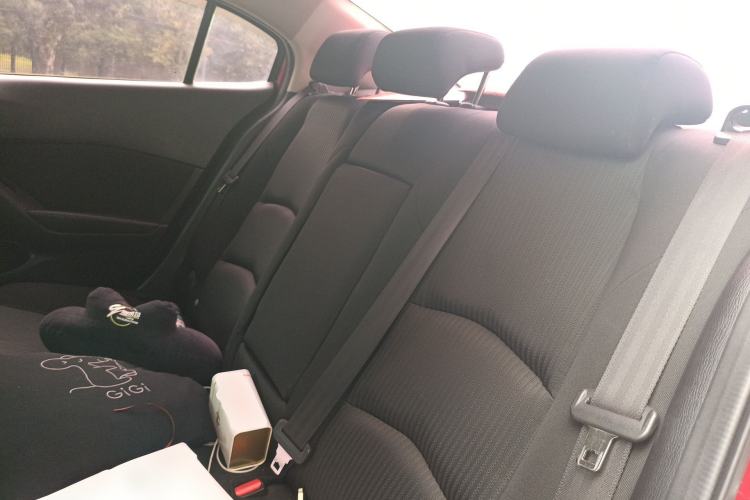 Used Mazda 3 Axela 2014 Sedan 1.5L Automatic Comfort Model