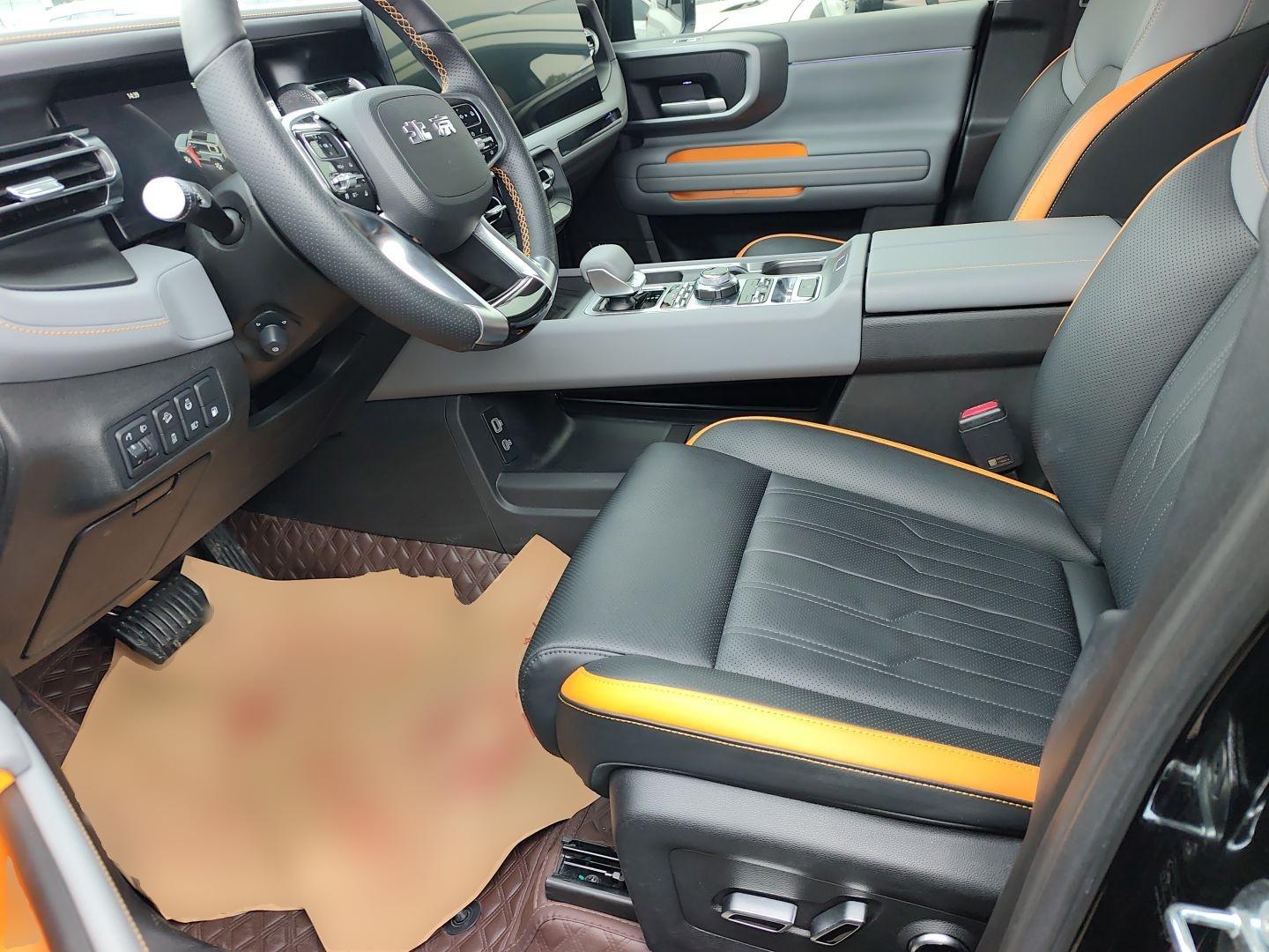 المقاعد الأمامية داخل السيارة