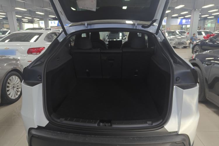 Used Tesla Model Y 2026 Long-Range All-Wheel-Drive Model