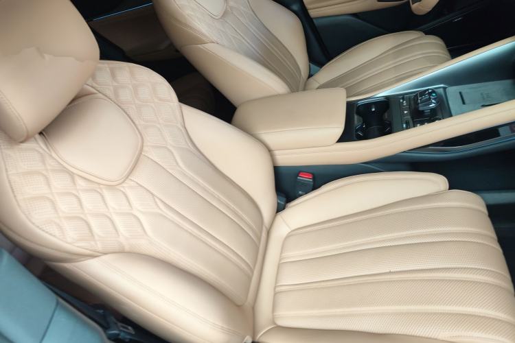 Used BYD Song L EV 2025 Intelligent Driving Version 662 km LiDAR Excellence Edition
