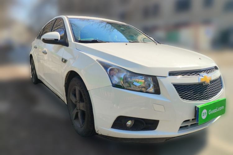 Used Chevrolet Cruze 2011 1.6L SE MT Transformers Edition Front Right 45 Deg