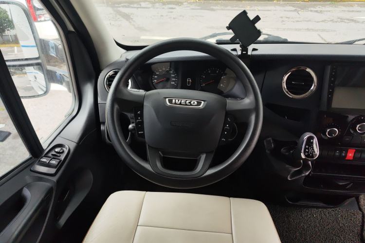 Used Iveco Eurocargo 2021 3.0T Automatic M1 Dedicated Platform Long Wheelbase High Roof Side-Sliding Doors F1C
