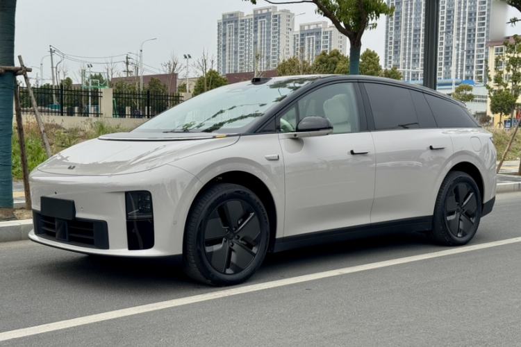 Used Li Auto i6 2025 Model Two-Wheel-Drive Standard Type