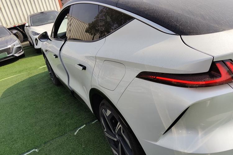 Used Rising R7 2023 Rear-Drive Screen King Edition