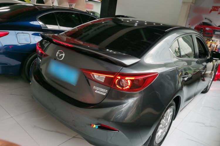 Used Mazda 3 Axela 2017 Sedan 1.5L Automatic Luxury Model Emission Standard China V
