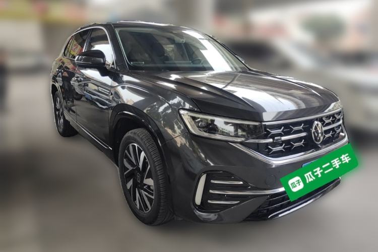 Used Volkswagen Tayron 2023 Revised Version 380TSI All-Wheel Drive R-Line High-Energy Edition Front Right 45 Deg