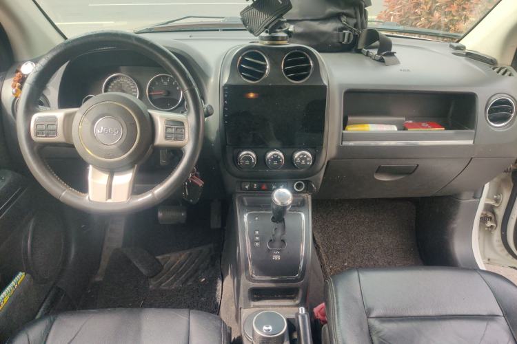 Used Jeep Compass 2012 2.4L Four-Wheel Drive Urban Edition
