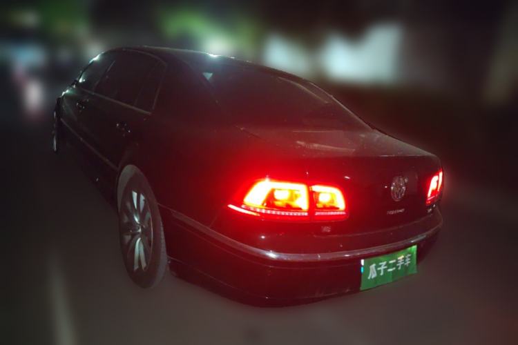 Used Volkswagen Phaeton 2011 3.6L V6 4-Seater Extended-Length Individual Edition Rear Left 45 Deg