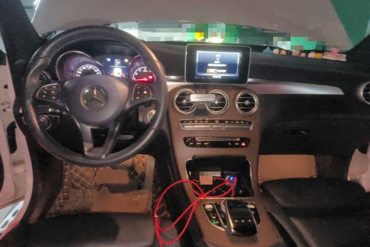 Used Mercedes-Benz GLC 2018 Refreshed GLC 300 4MATIC Dynamic Edition Center Console