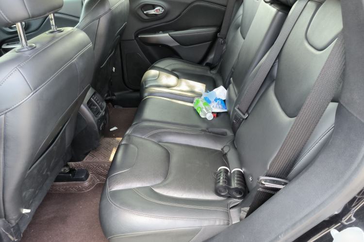 Used Jeep Cherokee 2019 2.0T Four-Wheel Drive Exploration Edition + Autonomous Driving Smart Package China V