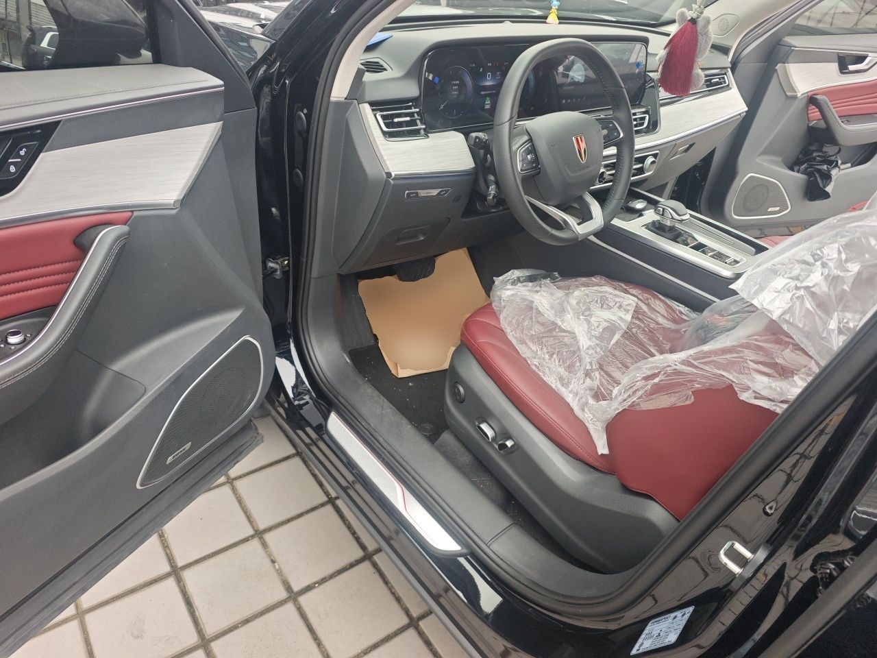 Hongqi HS5 2025 2.0T Two-Wheel Drive Flagship Pro Edition - Chinese Trim Xiang — снимка 13