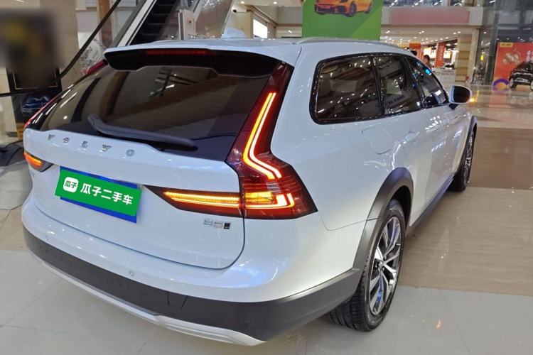 Used Volvo V90 2024 Cross Country B5 AWD Smart Range Edition