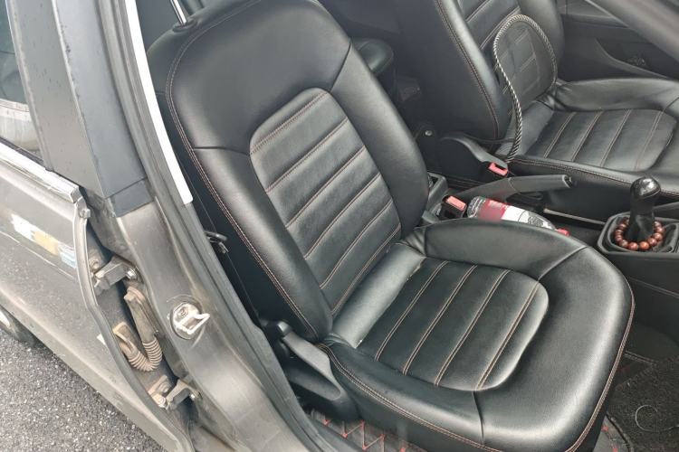 Used Volkswagen Jetta 2017 1.5L Manual Fashion Edition