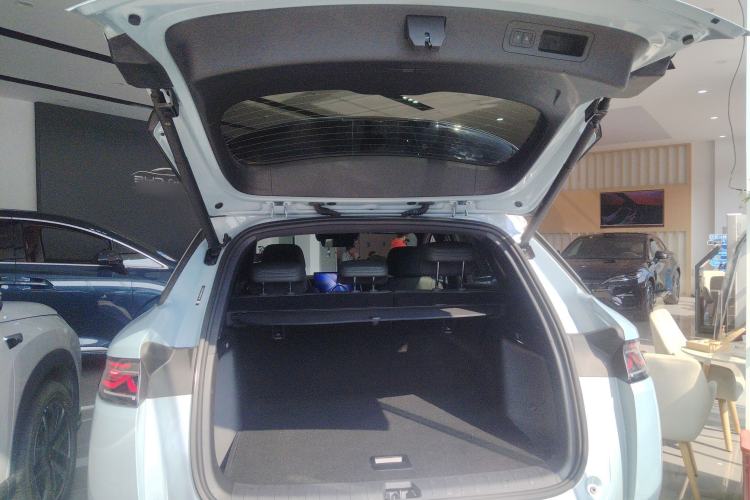 Used BYD Song L DM-i 2025 Intelligent Driving Version 160 km Beyond-Range Type
