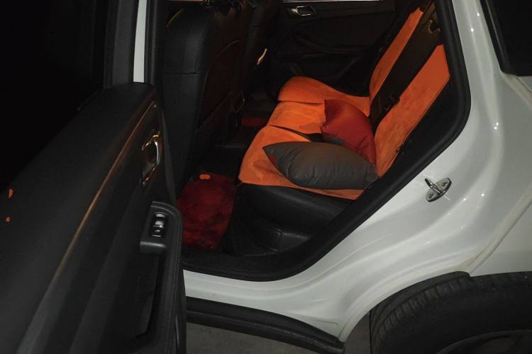 Used Porsche Macan 2021 Macan 2.0T Left Rear Seat