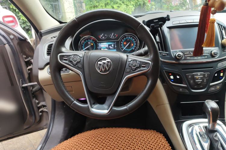 Used Buick Regal 2015 2.0L Elite Fashion Edition Steering Wheel