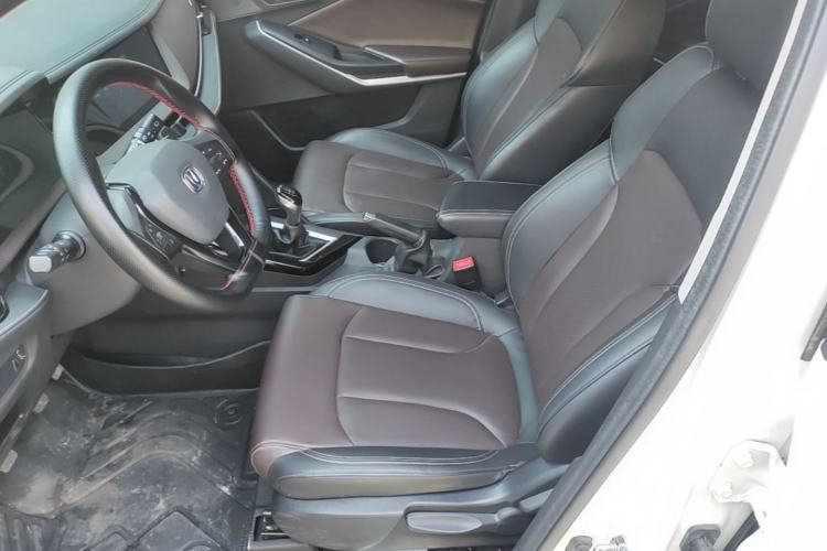 Used CHANGAN CS15 2019 1.5L Manual Entry-Level Version China VI Standard