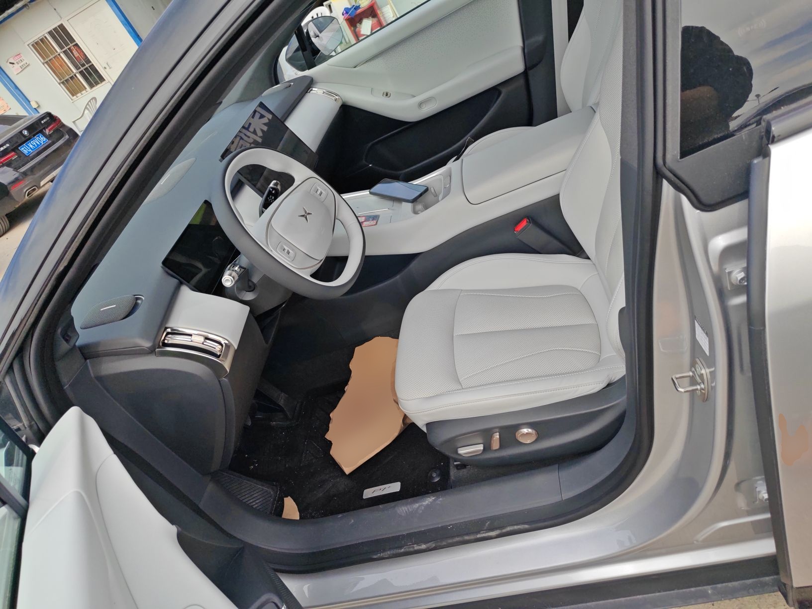 Переднее сиденье в автомобиле