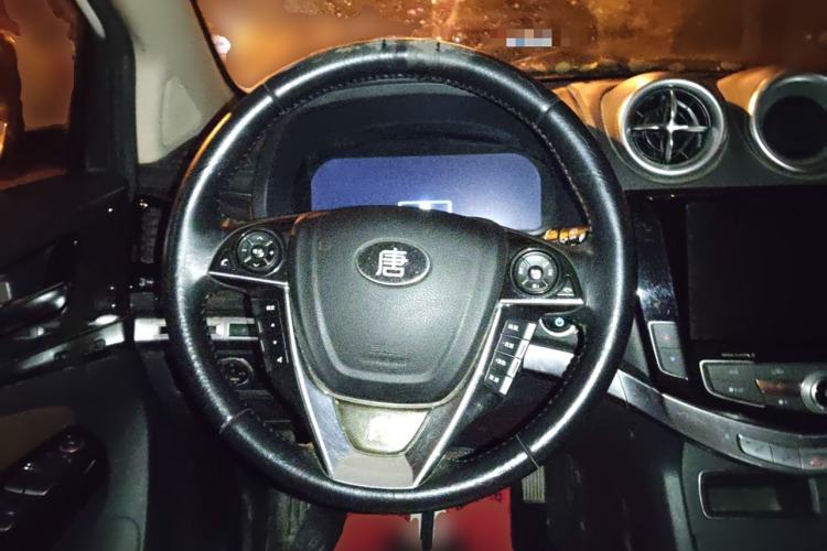 Used BYD Tang New Energy 2015 2.0T Four-Wheel-Drive Flagship Model