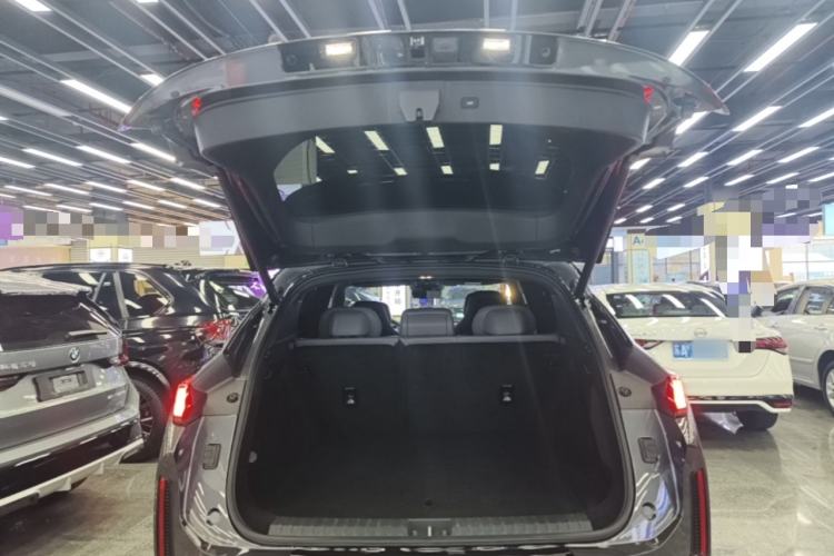 Used Lynk & Co 08 EM-P 2023 120km Long-Range Halo