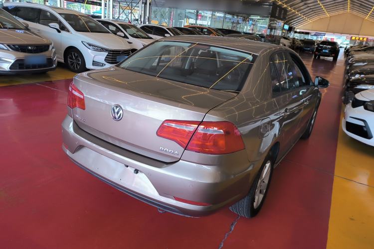 Used Volkswagen Bora 2015 Qihui Edition 1.6L Automatic Fashion Model Rear Right 45 Deg