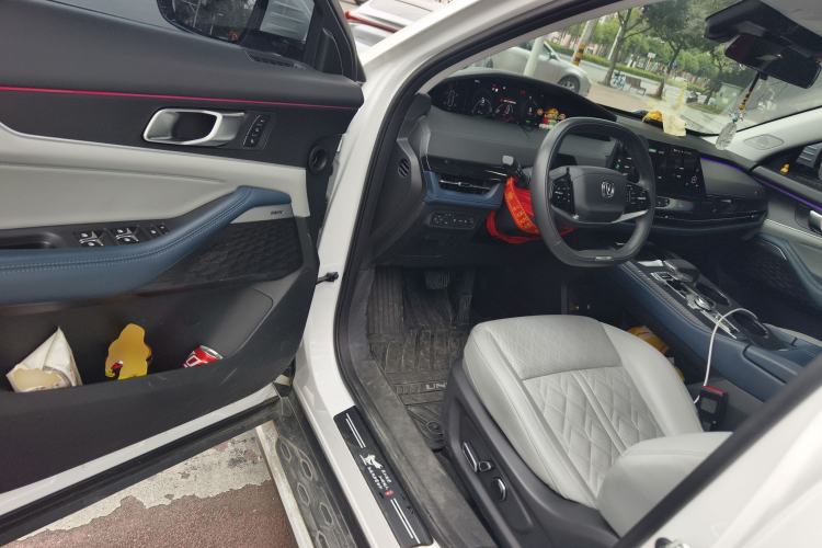 Used CHANGAN UNI-K iDD 2022 Blue Whale iDD 130km 1.5T Prestige Model
