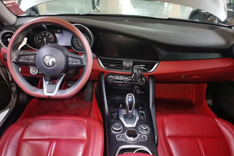 Used Alfa Romeo Giulia 2021 2.0T 280HP Luxury Edition