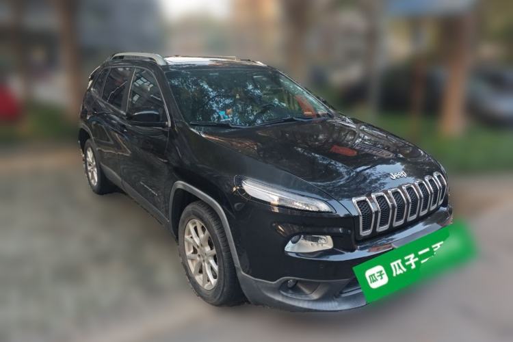 Used Jeep Cherokee 2016 2.0L Superior Edition