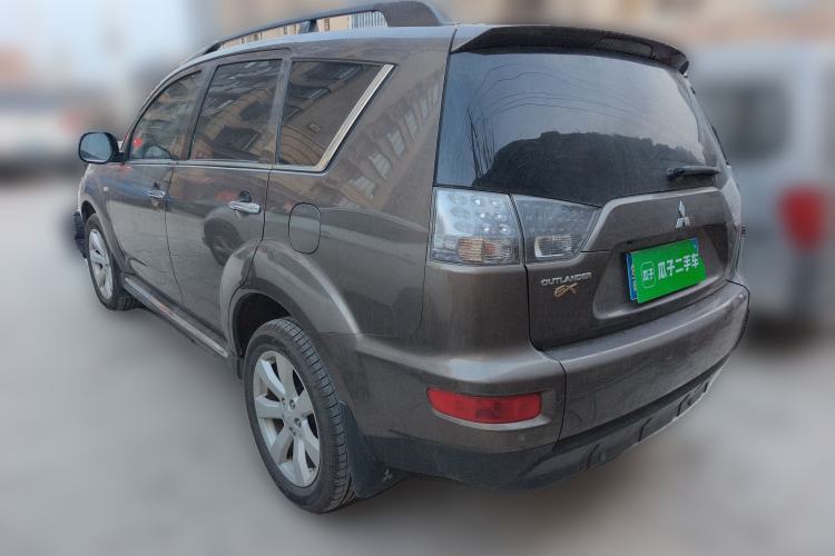 Used Mitsubishi Outlander 2012 Kicks 2.4 Fashion Navigation Edition

