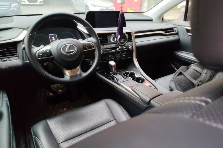 Used Lexus RX 2020 Facelifted 300 4x4 Elegant Edition Center Console