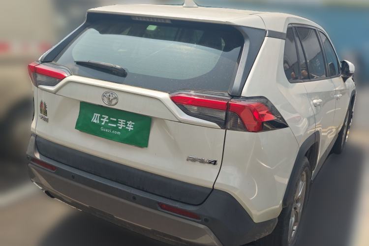 Used Toyota RAV4 2020 2.0L CVT Two-Wheel Drive Fashion PLUS Edition Rear Right 45 Deg