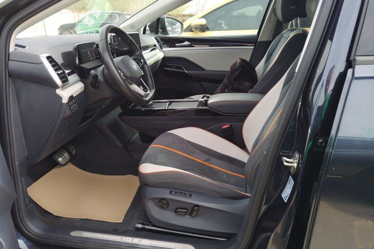 Used Volkswagen ID.6 CROZZ 2022 High-Performance PRIME Edition Left Front Seat