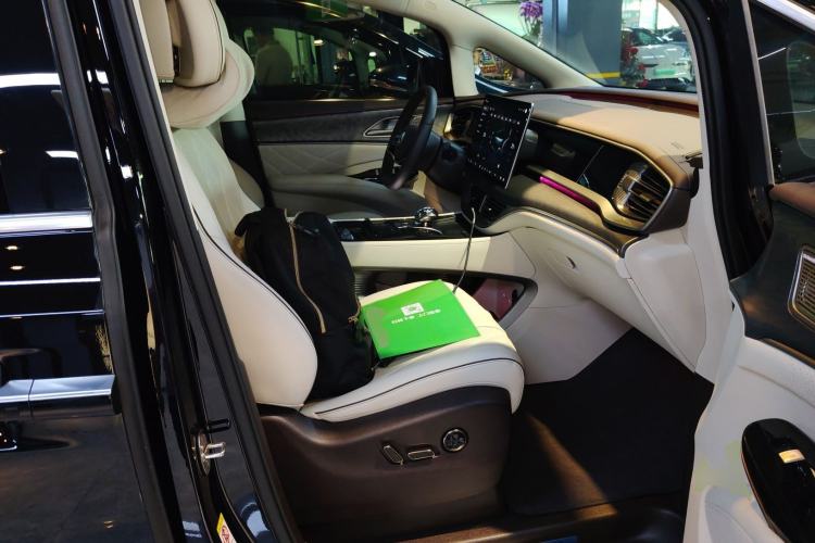 Used Denza D9 2024 DM-i 980 Four-Wheel Drive Prestige Model