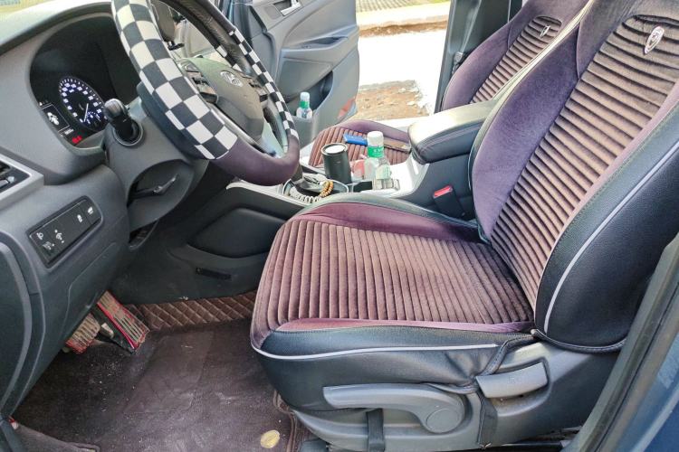 Used Hyundai Tucson 2015 2.0L Automatic Two-Wheel Drive Smart Version
