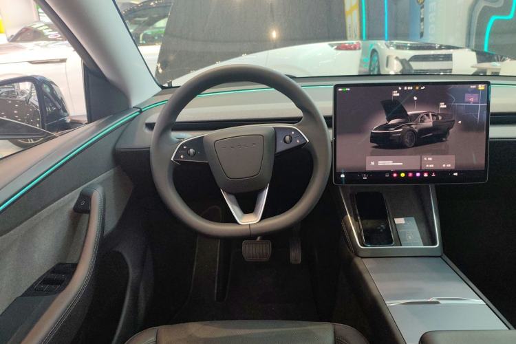 Used Tesla Model Y 2025 Rear-Wheel-Drive Version