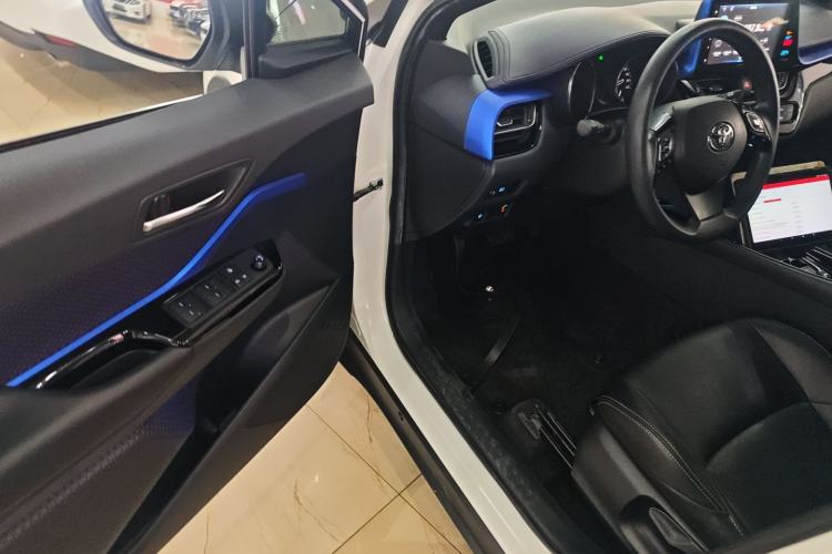 Used Toyota IZOA 2020 2.0L Enjoy Edition