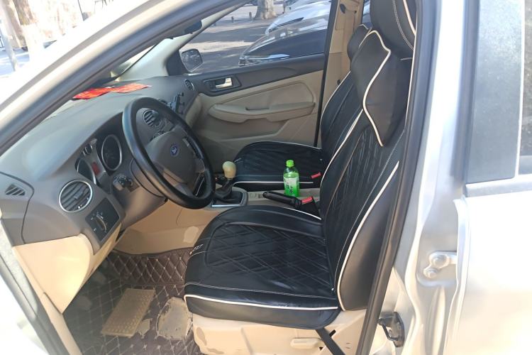 Used Ford Focus 2013 Sedan Classic 1.8L Manual Base Model
