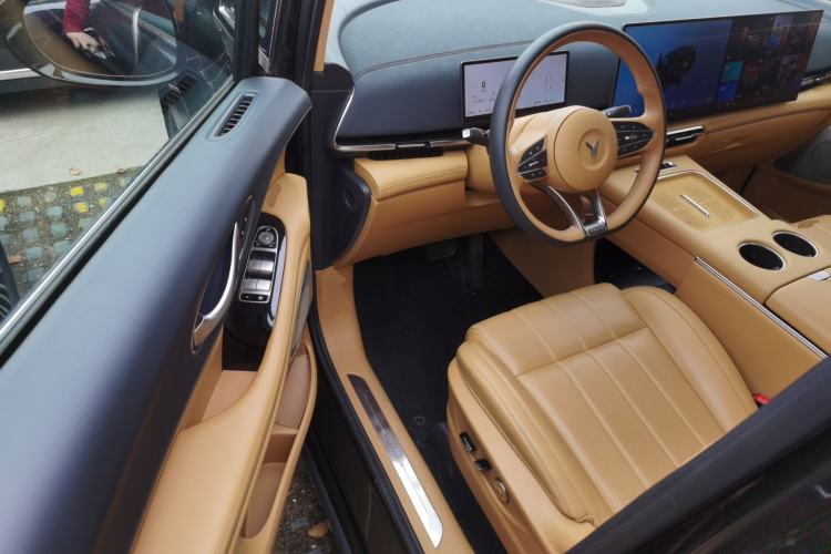 Used VOYAH Dream 2025 PHEV Four-Wheel-Drive Flagship Kunpeng Edition
