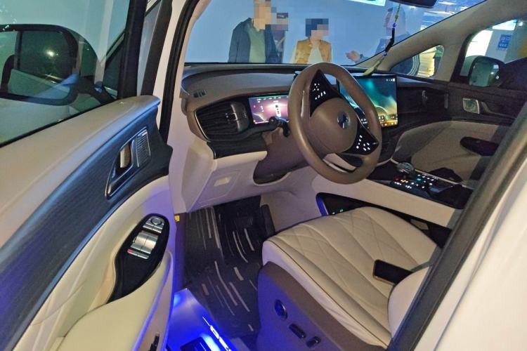 Used Denza D9 2022 DM-i 970 Four-Wheel Drive Flagship Model Driver Seat