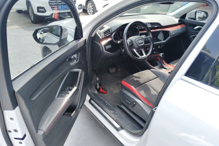 Used Audi Q3 2019 35 TFSI Advanced Dynamic Edition
