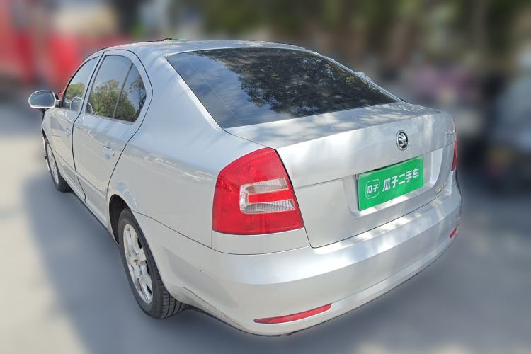 Used Skoda Octavia 2015 Classic Model 1.6L Manual Eado Version
