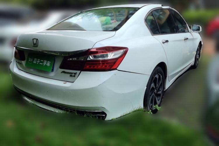 Used Honda Accord 2016 2.4L Luxury Edition Rear Right 45 Deg