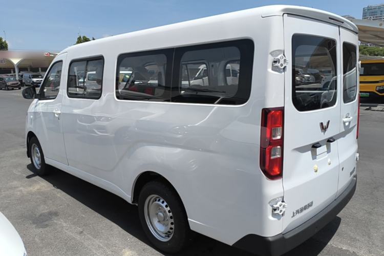 Used Wuling Yangguang 2026 Model, 330km Bus Comfort Edition
