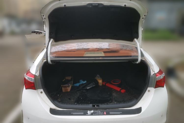 Used Toyota Corolla 2014 1.6L CVT GL-i Trunk